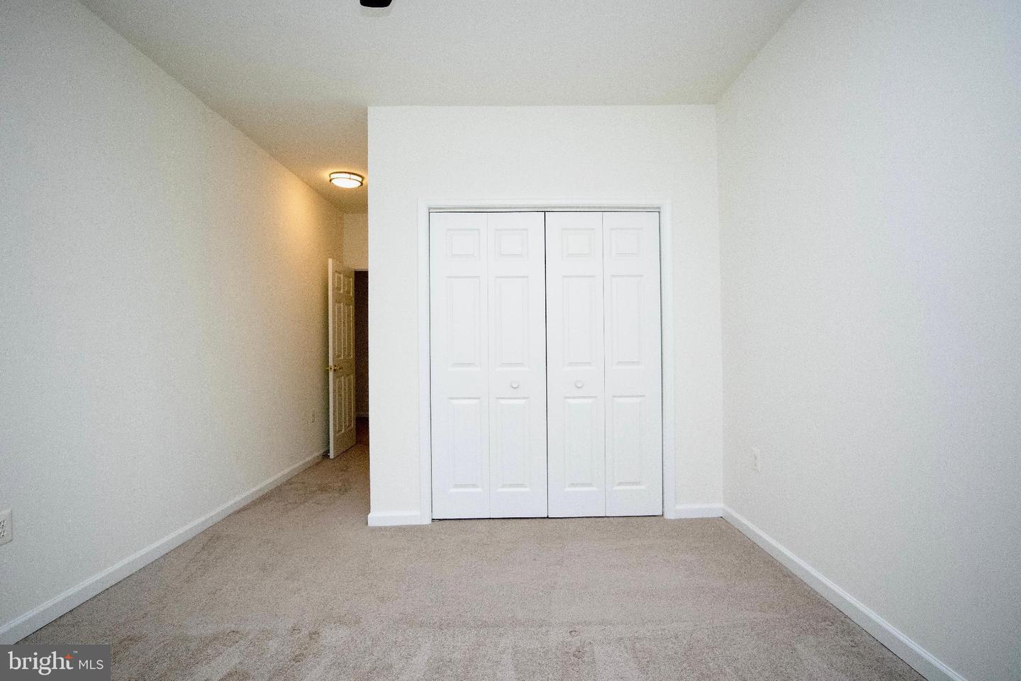 2/2 Condo with wood floors property image