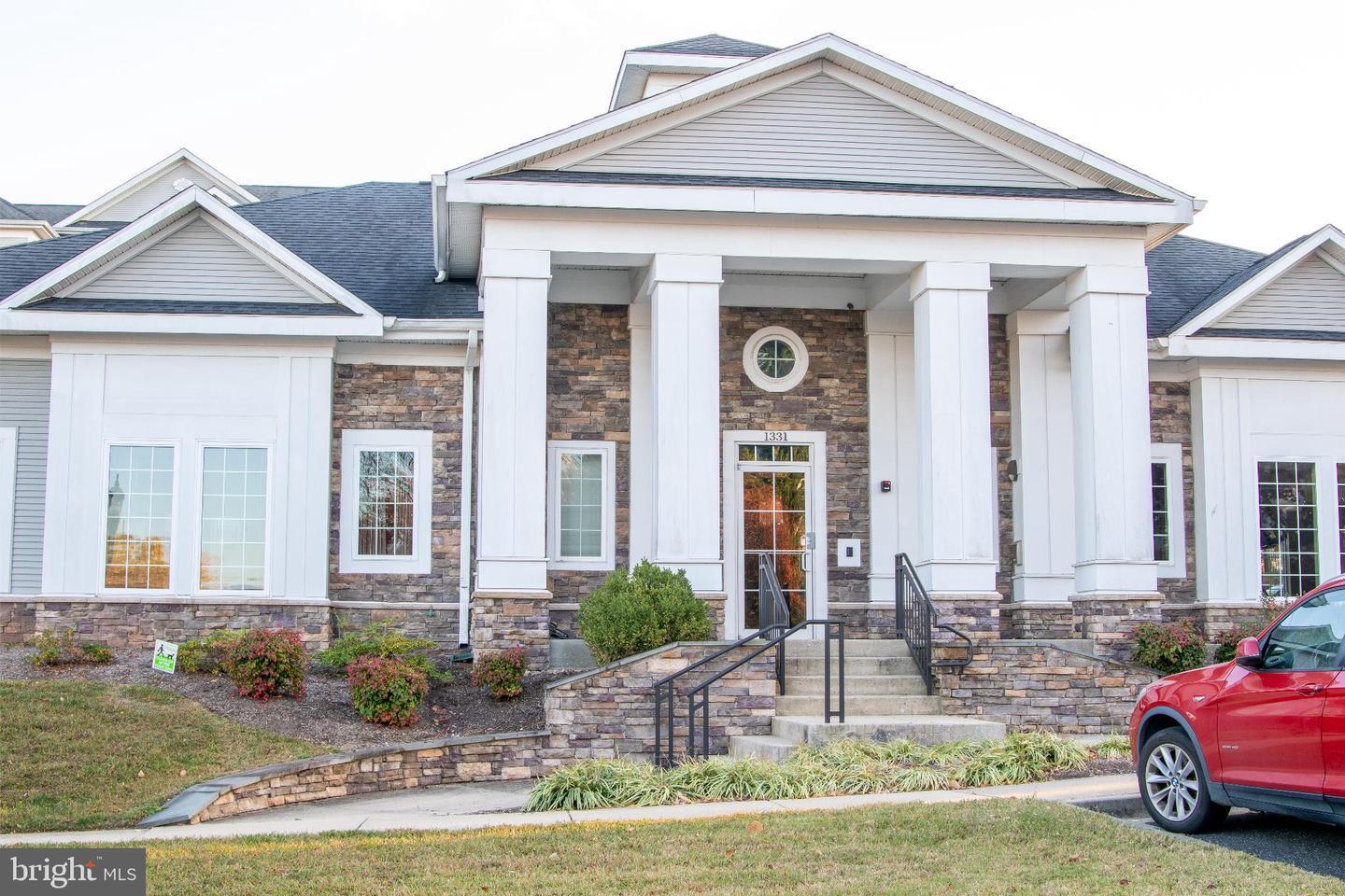 2 bedroom condo property image