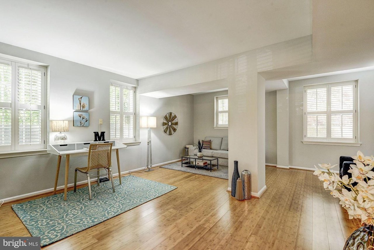 2 bedroom condo, 2 levels, 2 bath, 1 parking space property image