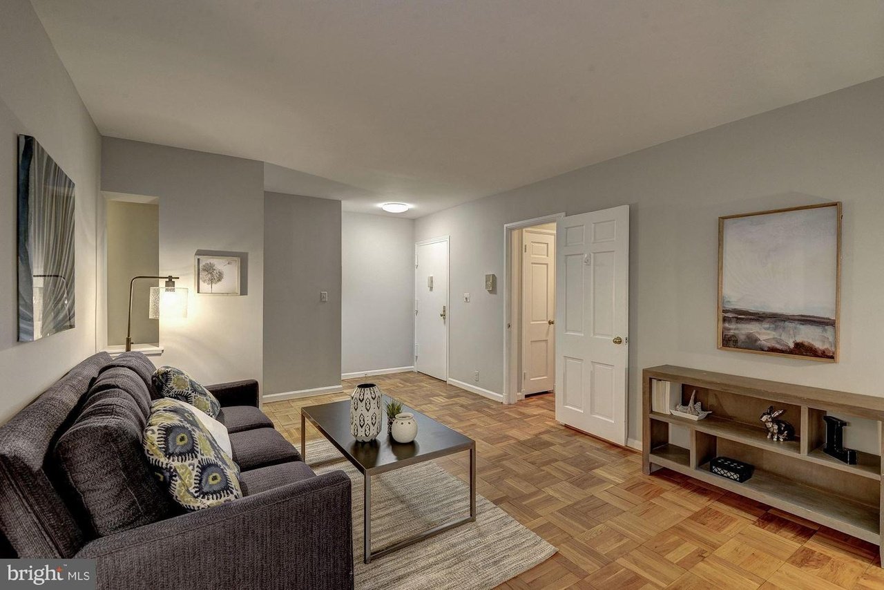 2 bedroom condo, 2 levels, 2 bath, 1 parking space property image