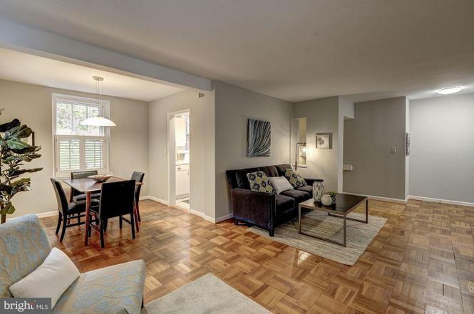 2 bedroom condo, 2 levels, 2 bath, 1 parking space property image