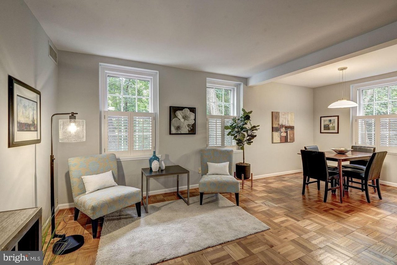 2 bedroom condo, 2 levels, 2 bath, 1 parking space property image