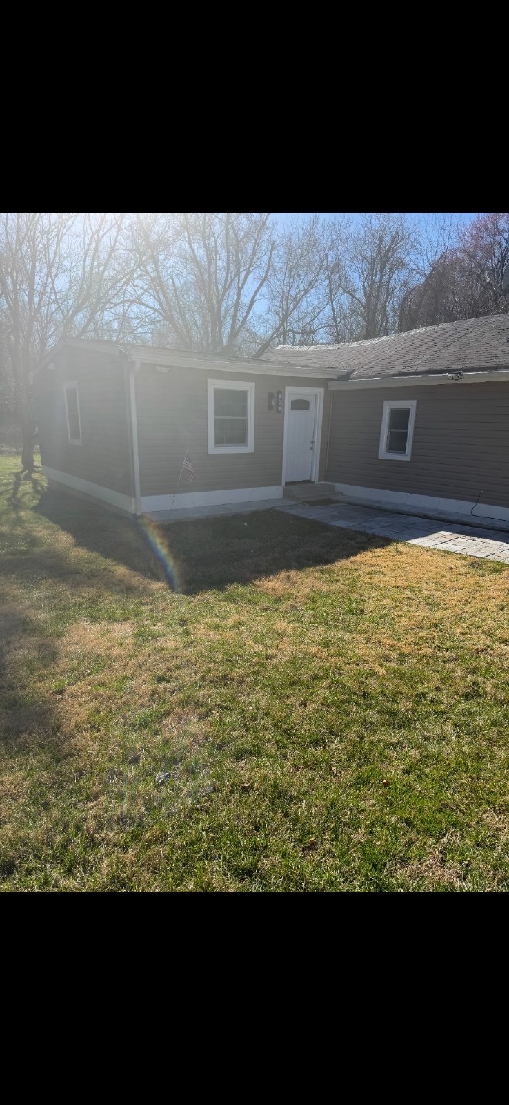 Single Family house, 3 bedroom 2 bath, driveway property image