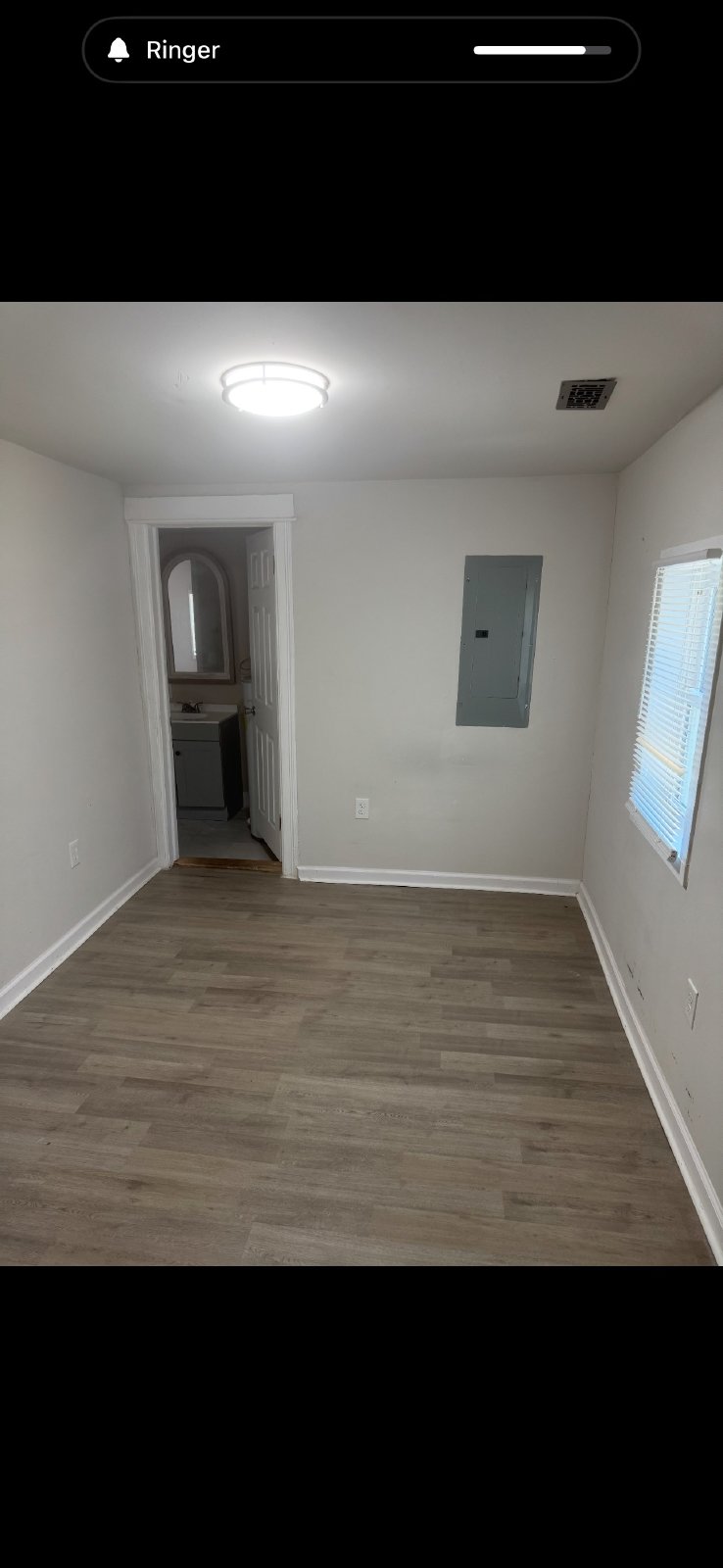 Single Family house, 3 bedroom 2 bath, driveway property image