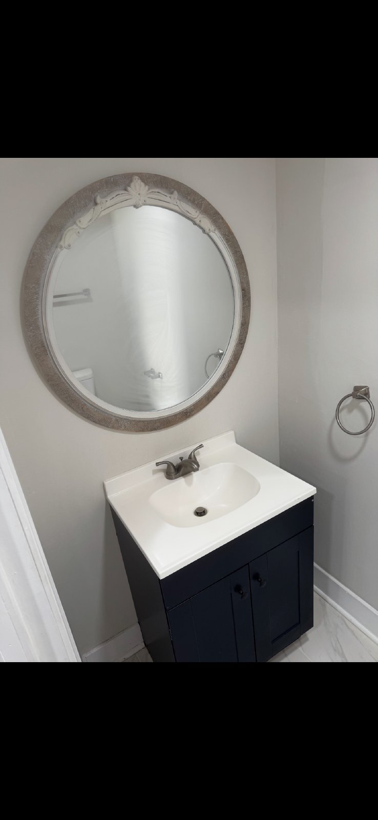 Single Family house, 3 bedroom 2 bath, driveway property image