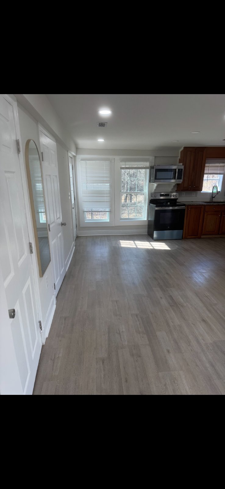 Single Family house, 3 bedroom 2 bath, driveway property image