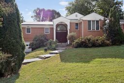 4 bedroom house with 1 car garage property image