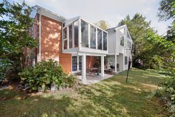 4 bedroom house with 1 car garage property image