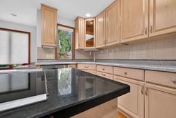 4 bedroom house with 1 car garage property image
