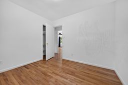 4 bedroom house with 1 car garage property image