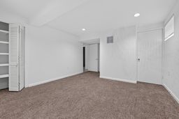 4 bedroom house with 1 car garage property image