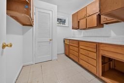 4 bedroom house with 1 car garage property image