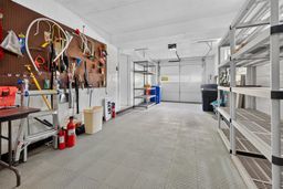 4 bedroom house with 1 car garage property image
